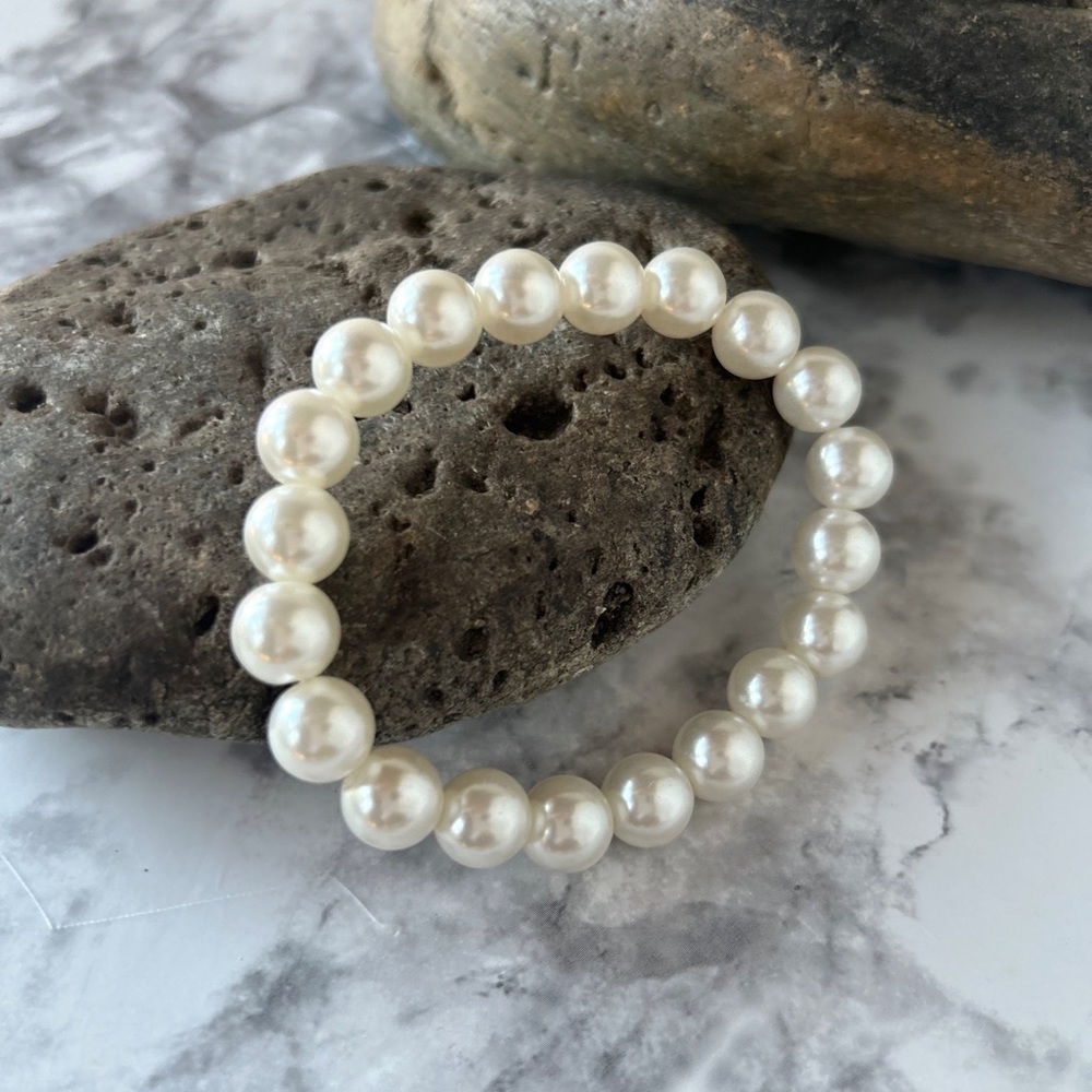 3/$20‎ Pearl Bracelet 10mm beads